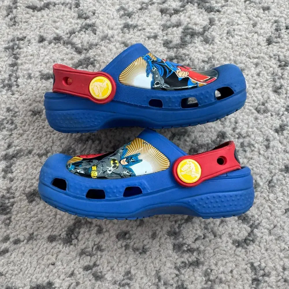 CROCS Kids TM & DC Comics Superhero Clog Shoes Size 6/7
